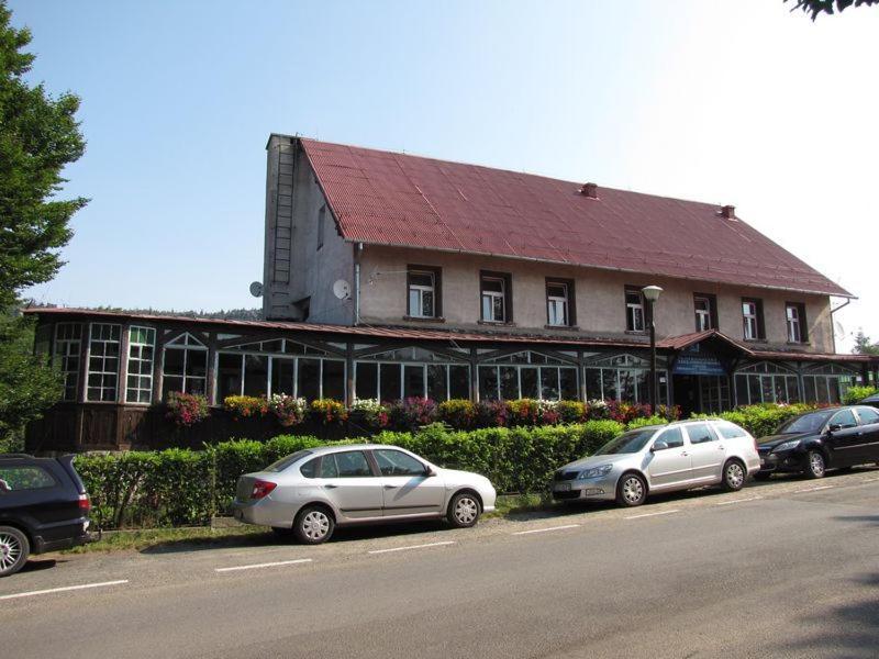 Hostel Gosciniec Szczeliniec Karlow Exterior foto